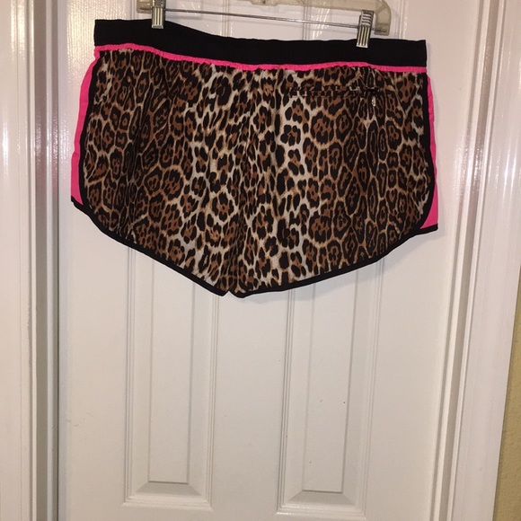 Ladies sport xl cheetah print - Picture 3 of 4